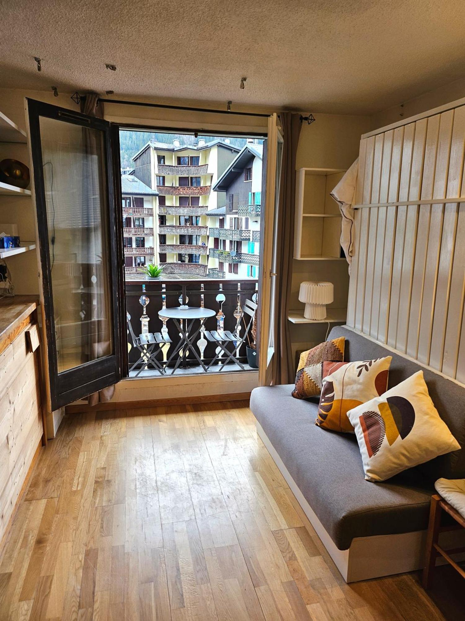 Cozy Chamonix Ski Studio With Mountain Views エクステリア 写真